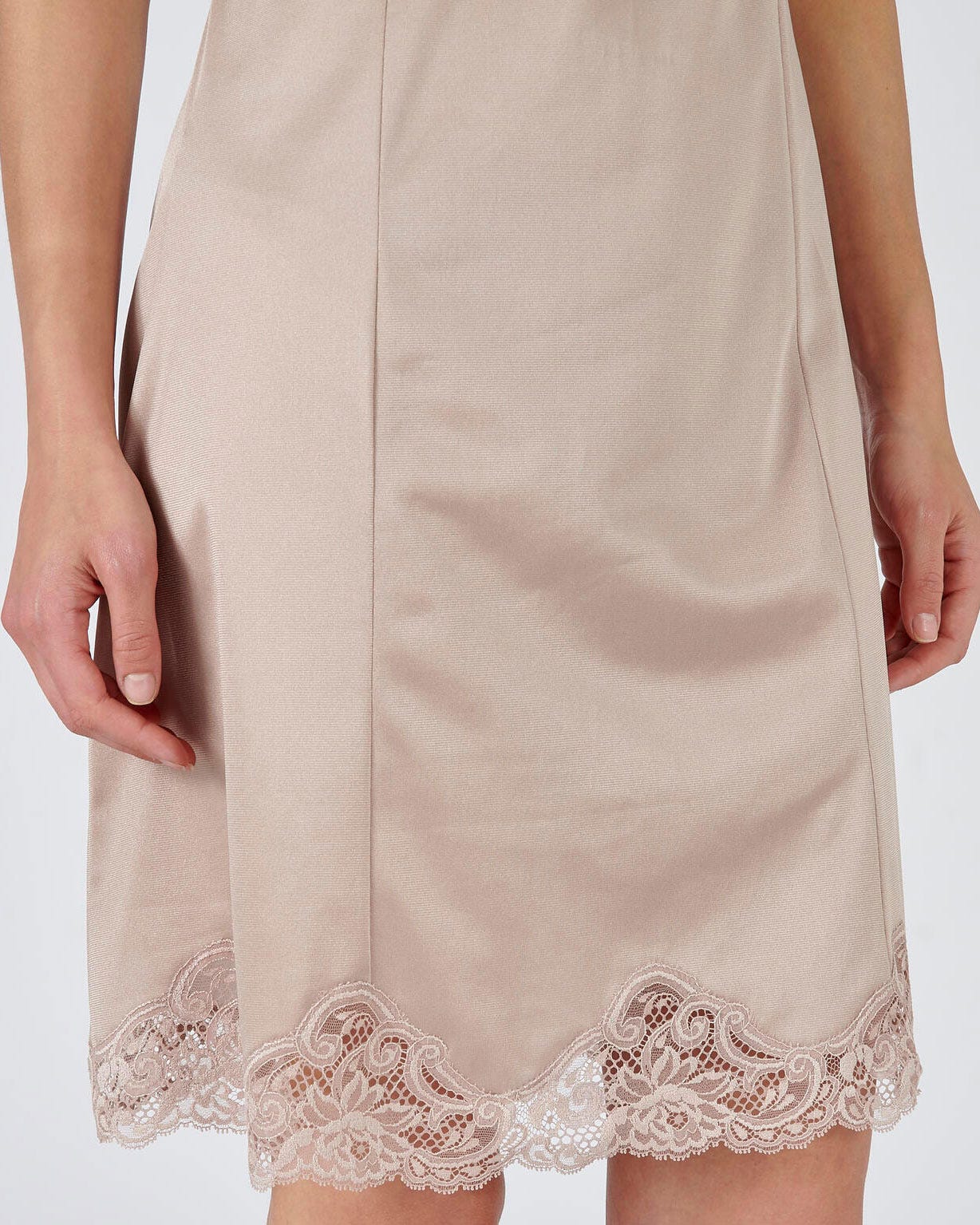 Fond de robe en maille satinée