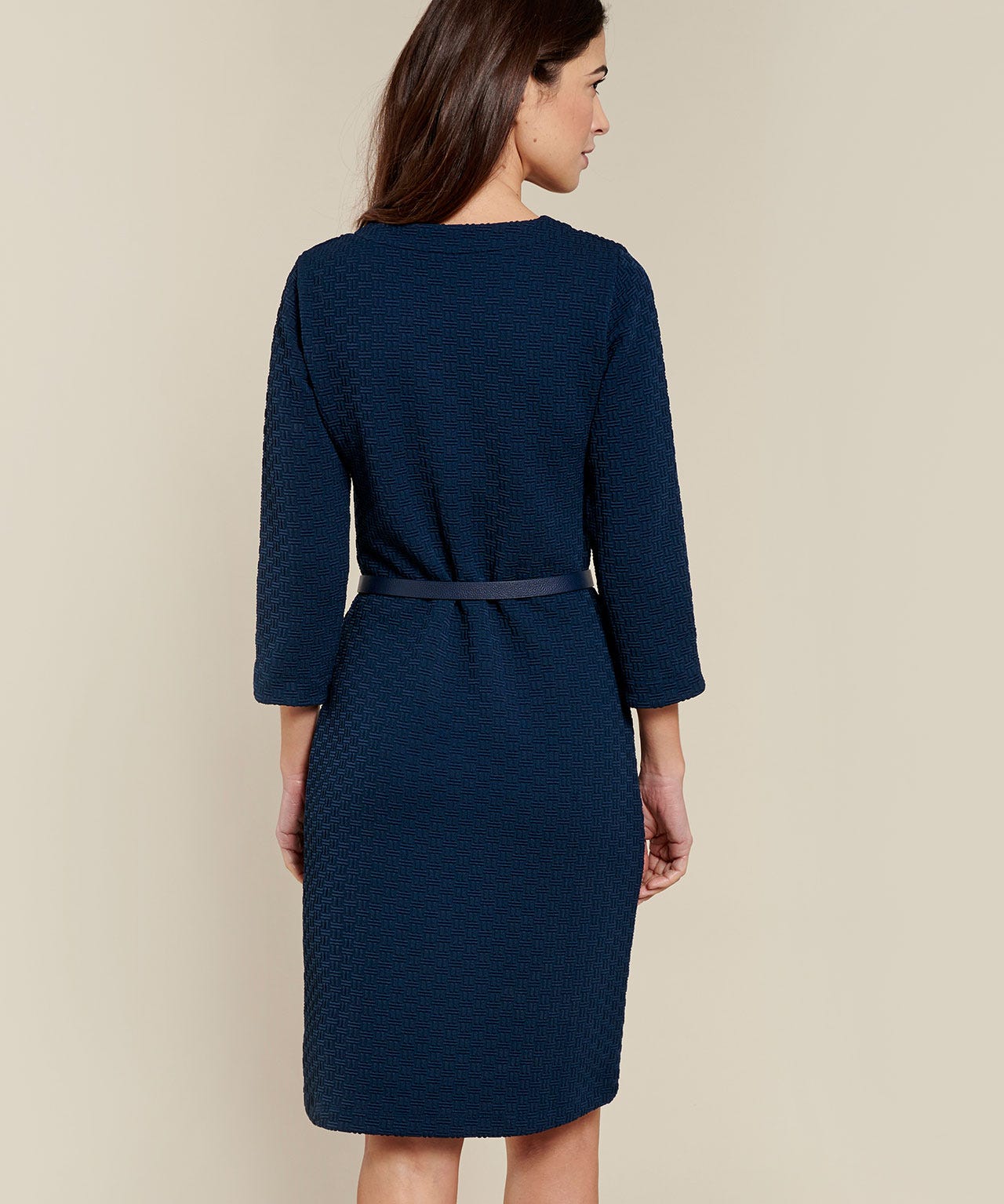 Robe en maille ceinturée