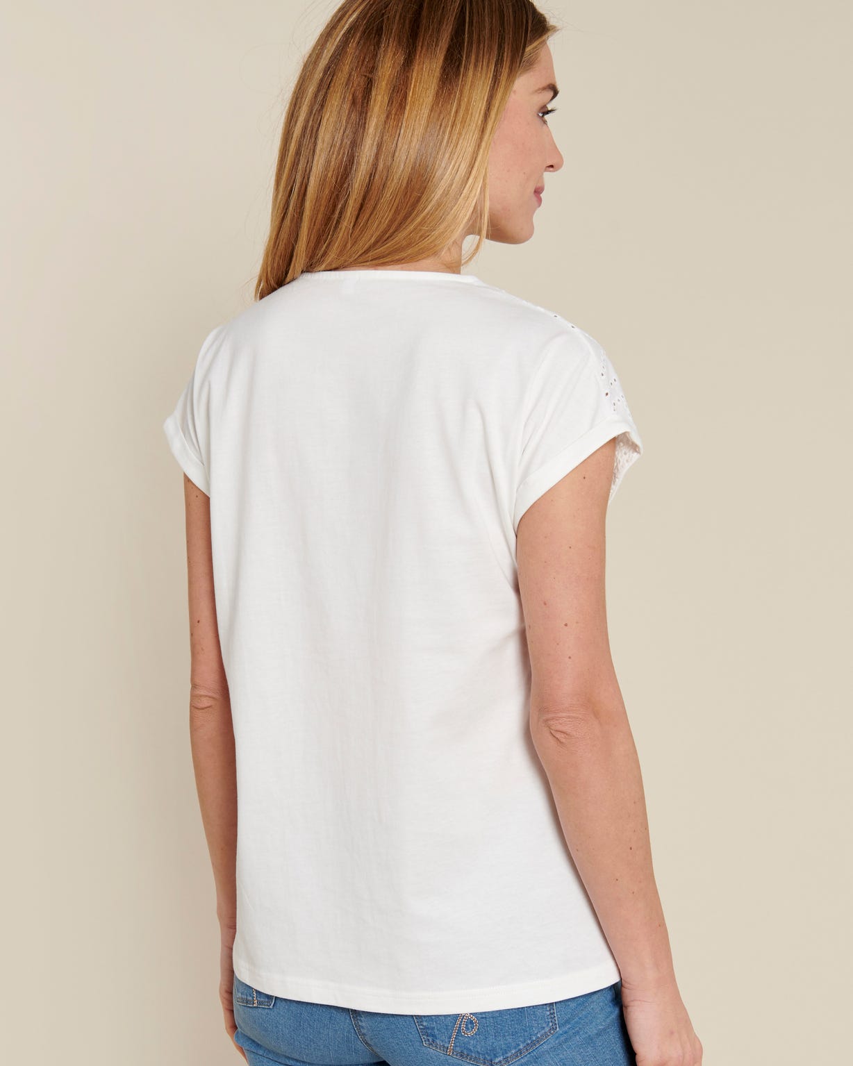 Tee-shirt détails broderie anglaise