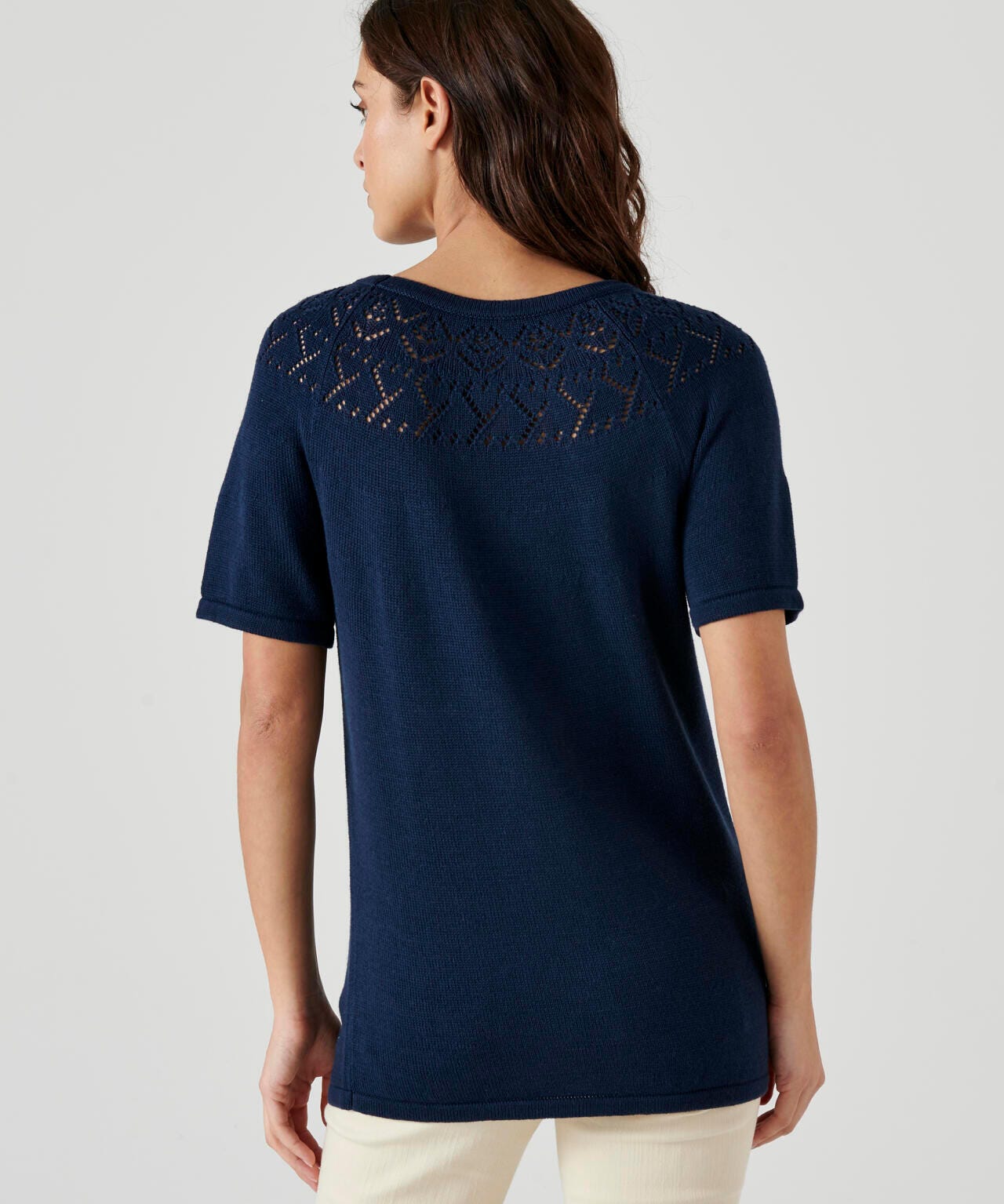 Pull fantaisie ajourée manches courtes