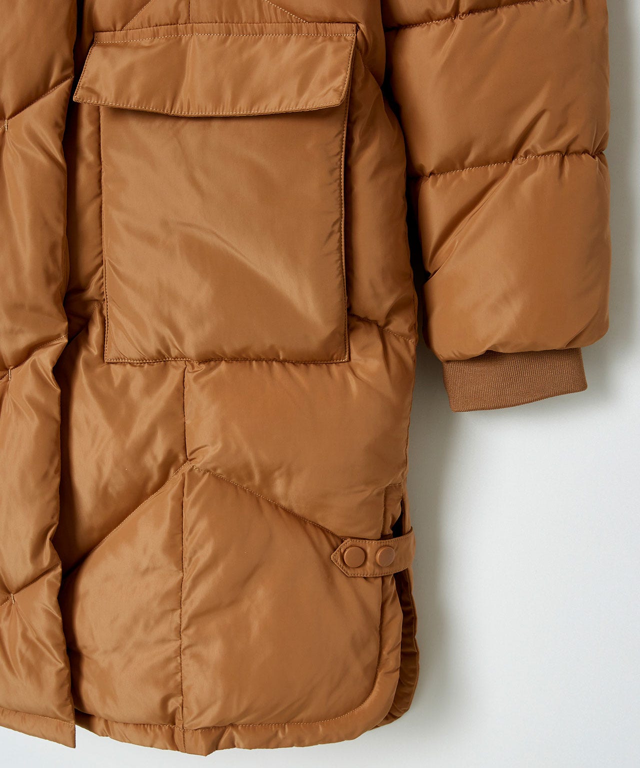 Doudoune longue et chaude conçue dans une démarche plus responsable