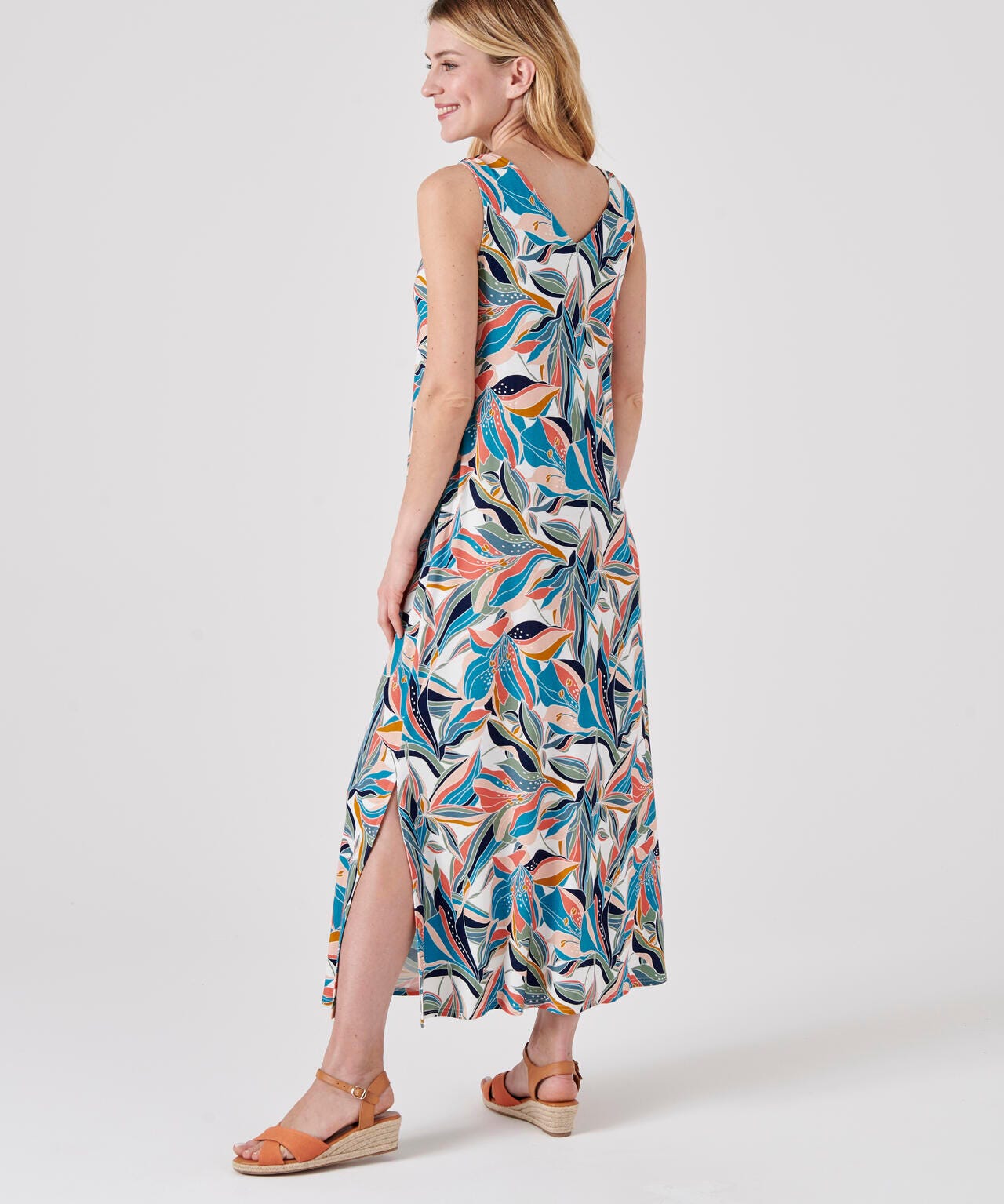 Robe longue sans manches