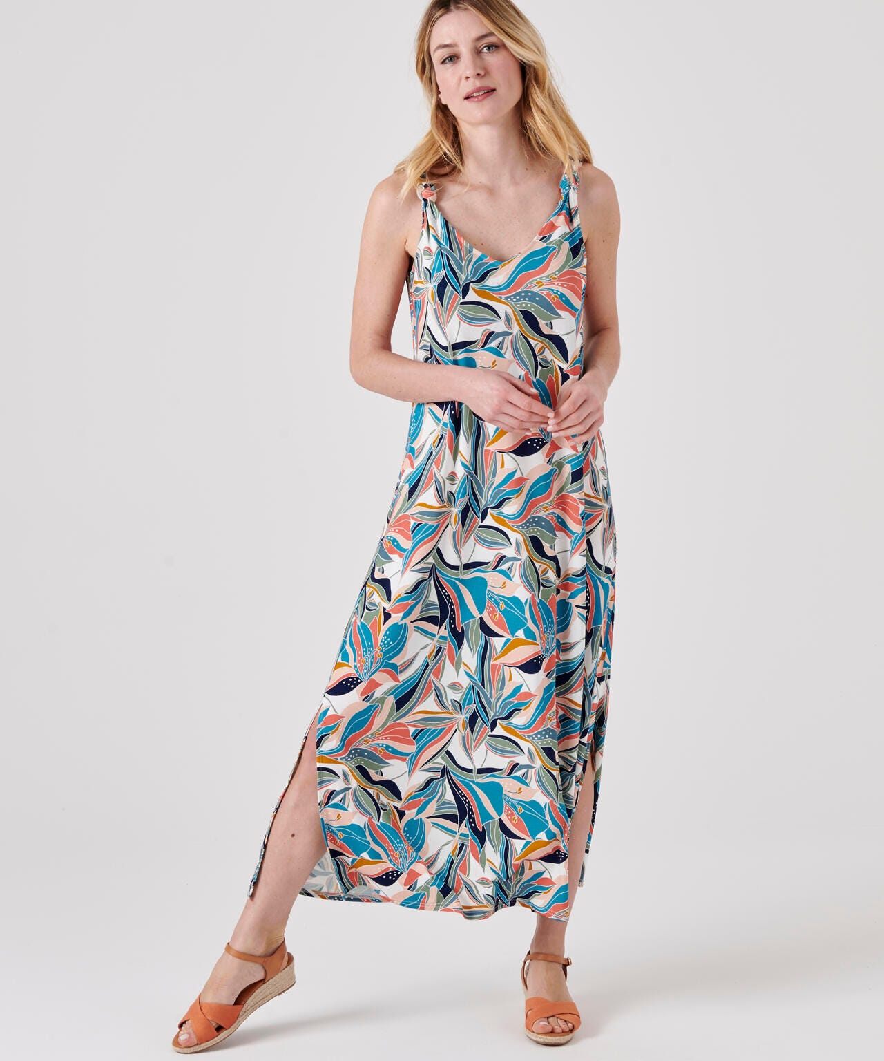 Robe longue sans manches