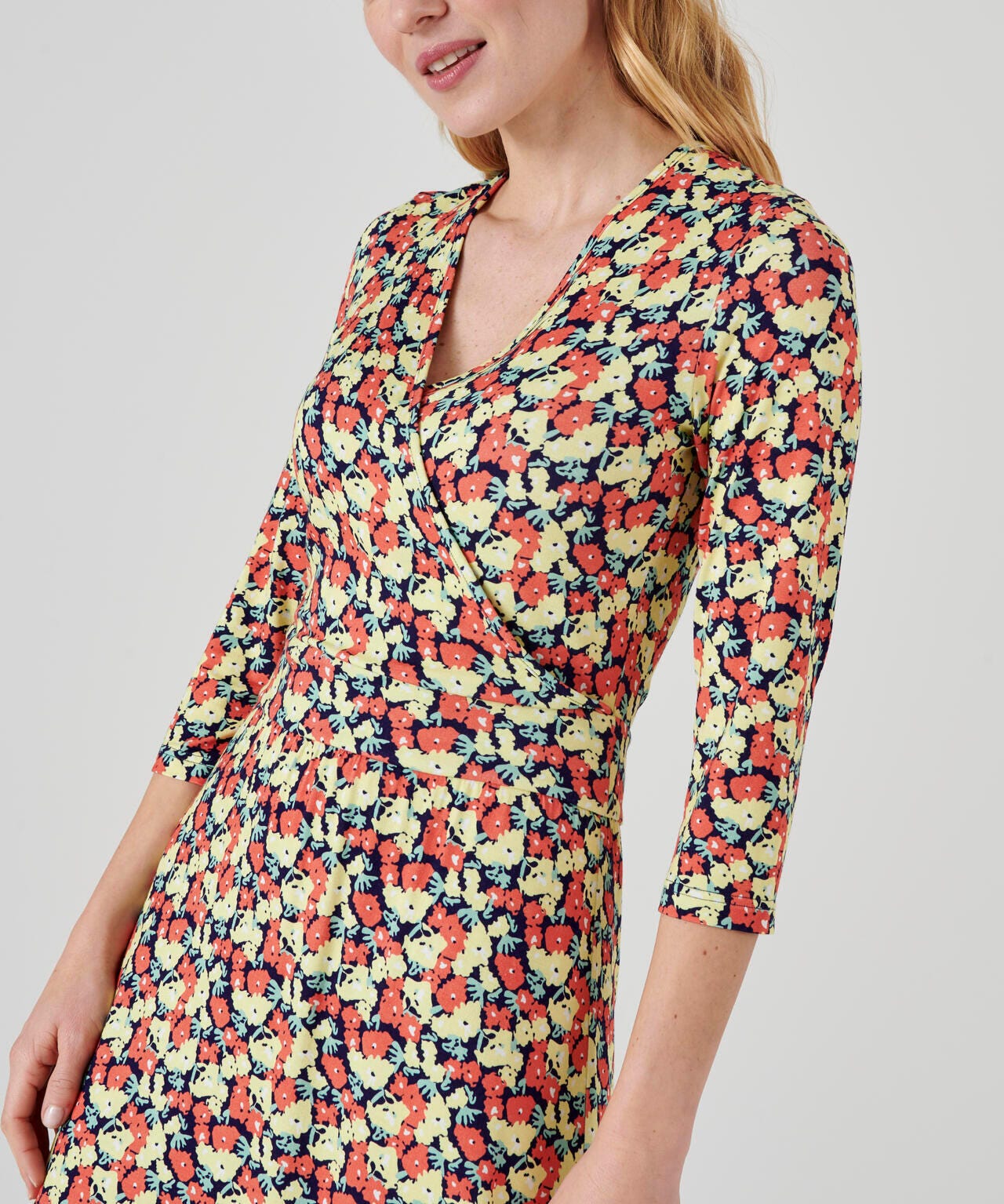 Robe effet cache-coeur fleurie