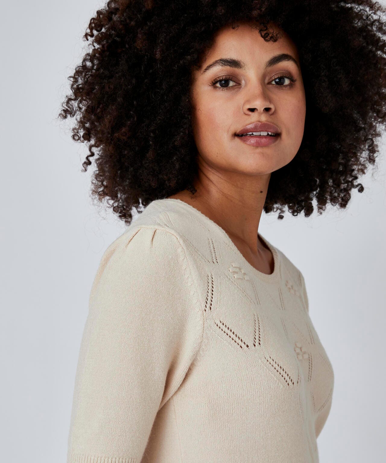 Pull plastron point en relief