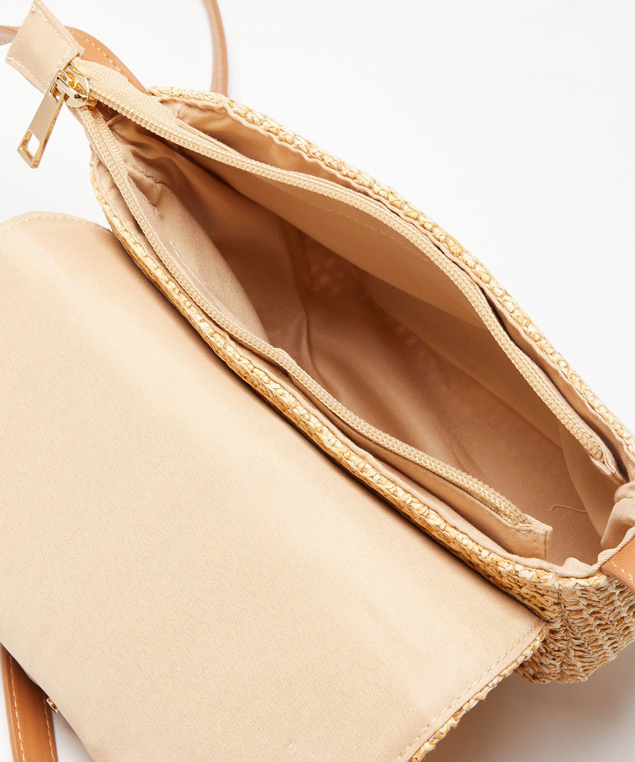 Sac forme pochette tressé