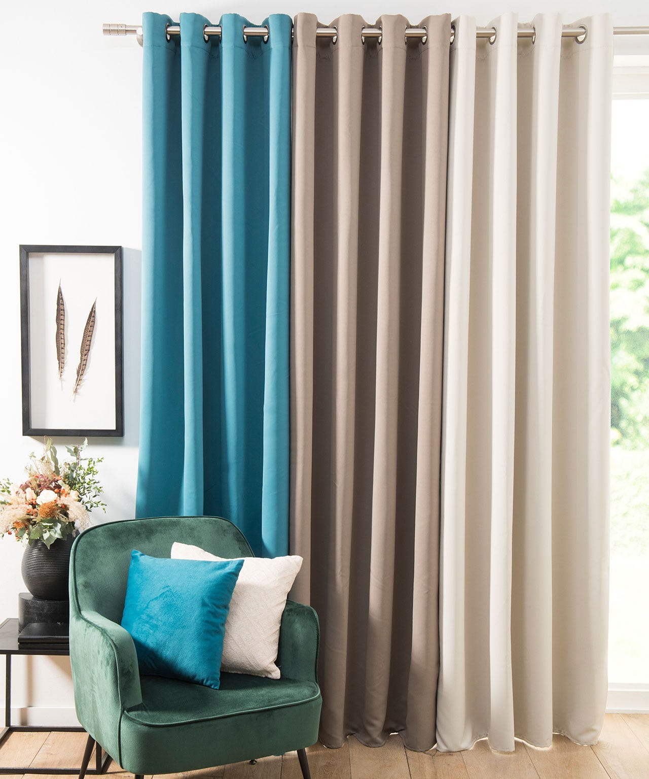 Rideau occultant 1 panneau à oeillets prêt à poser