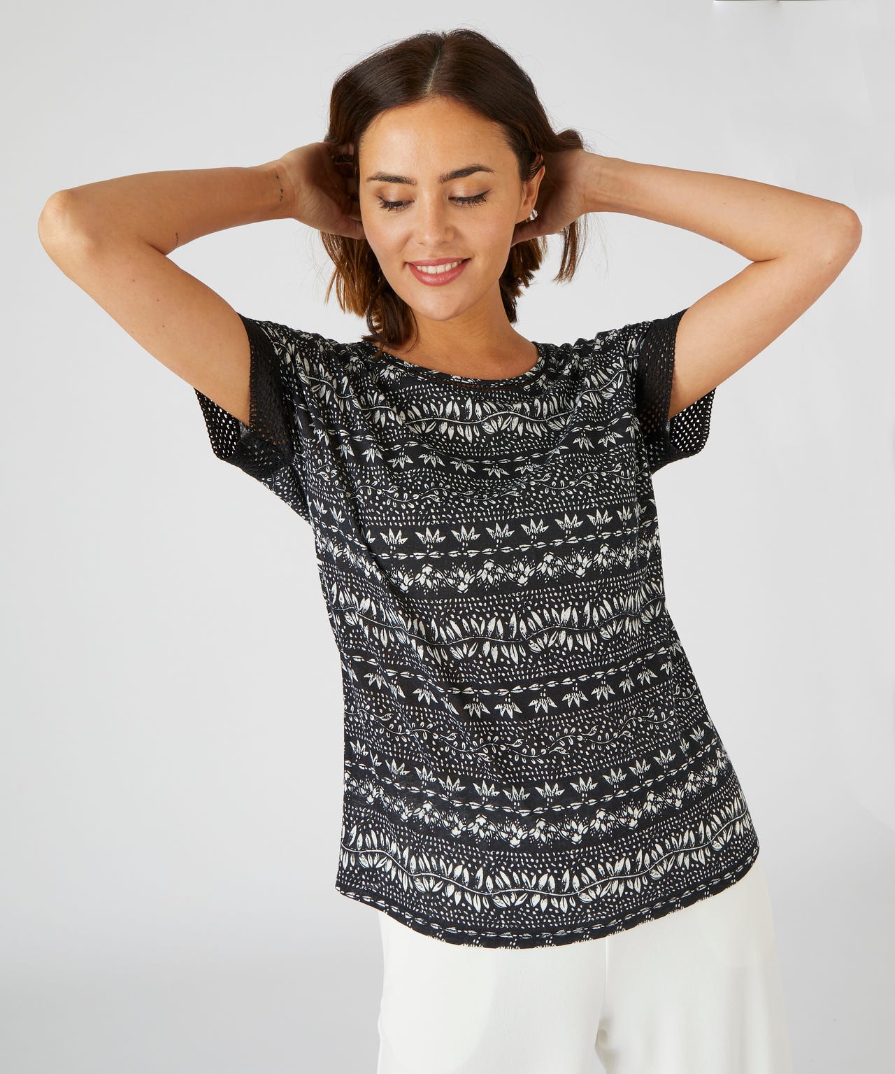 Tee-shirt détails fantaisie mélange lin, manches courtes 