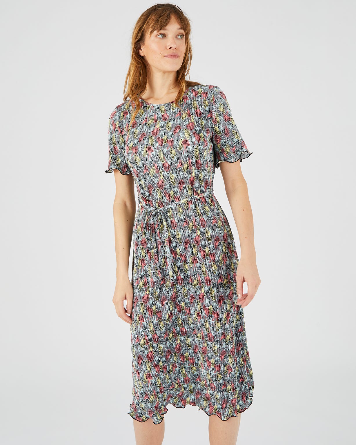 Robe plissée manches courtes