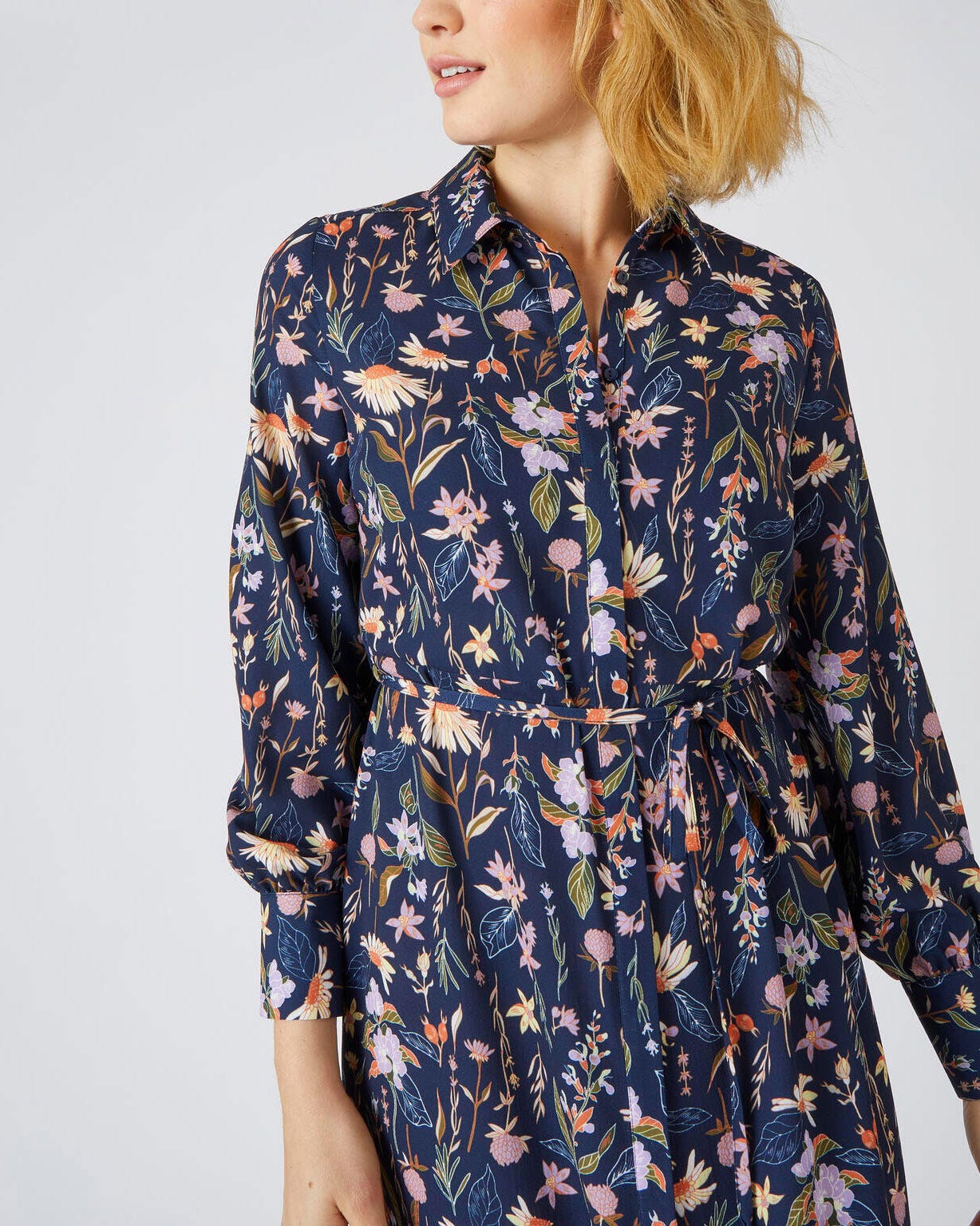 Robe-chemise fleurie crêpe reliéfé