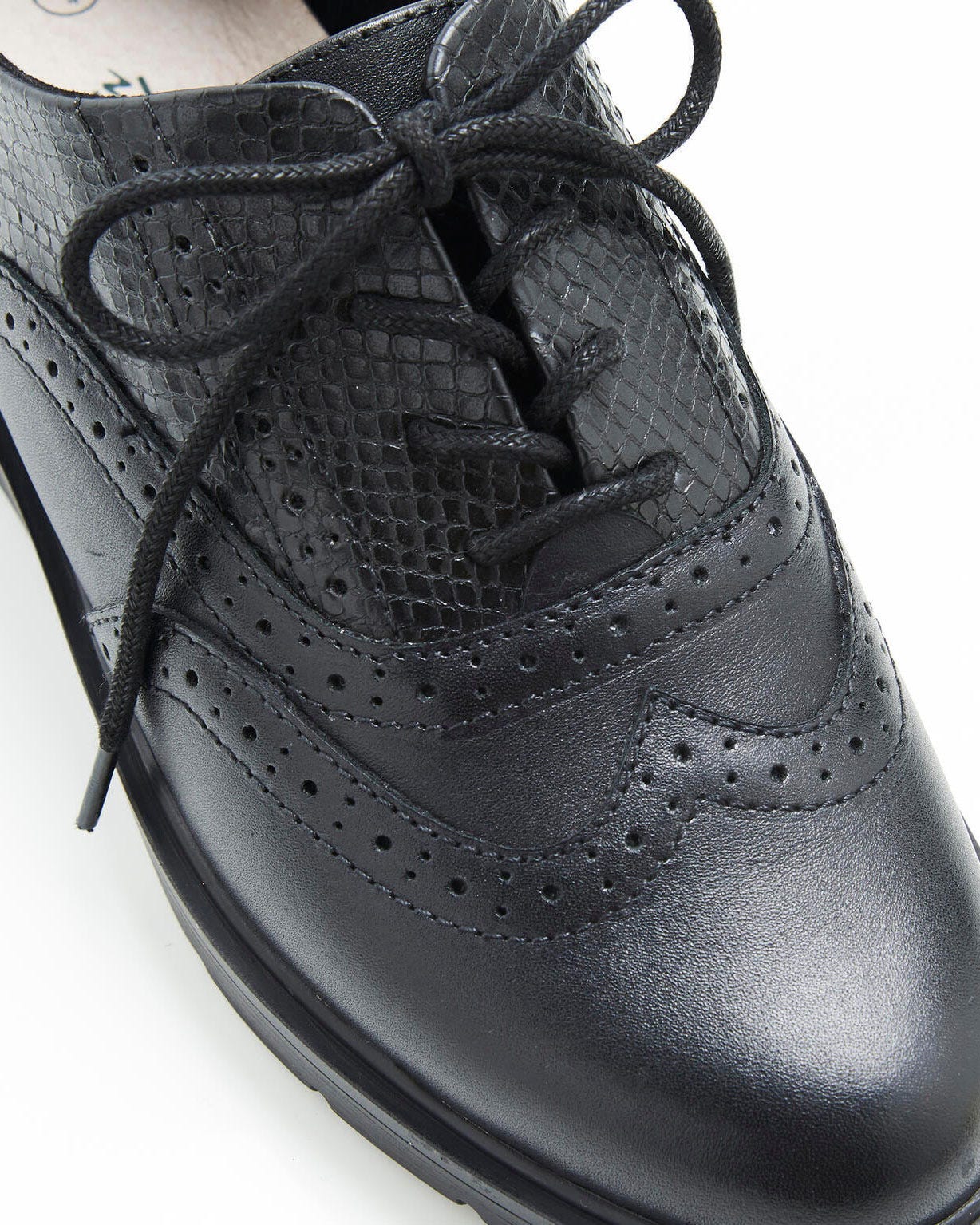 Derbies bout fleuri à lacets