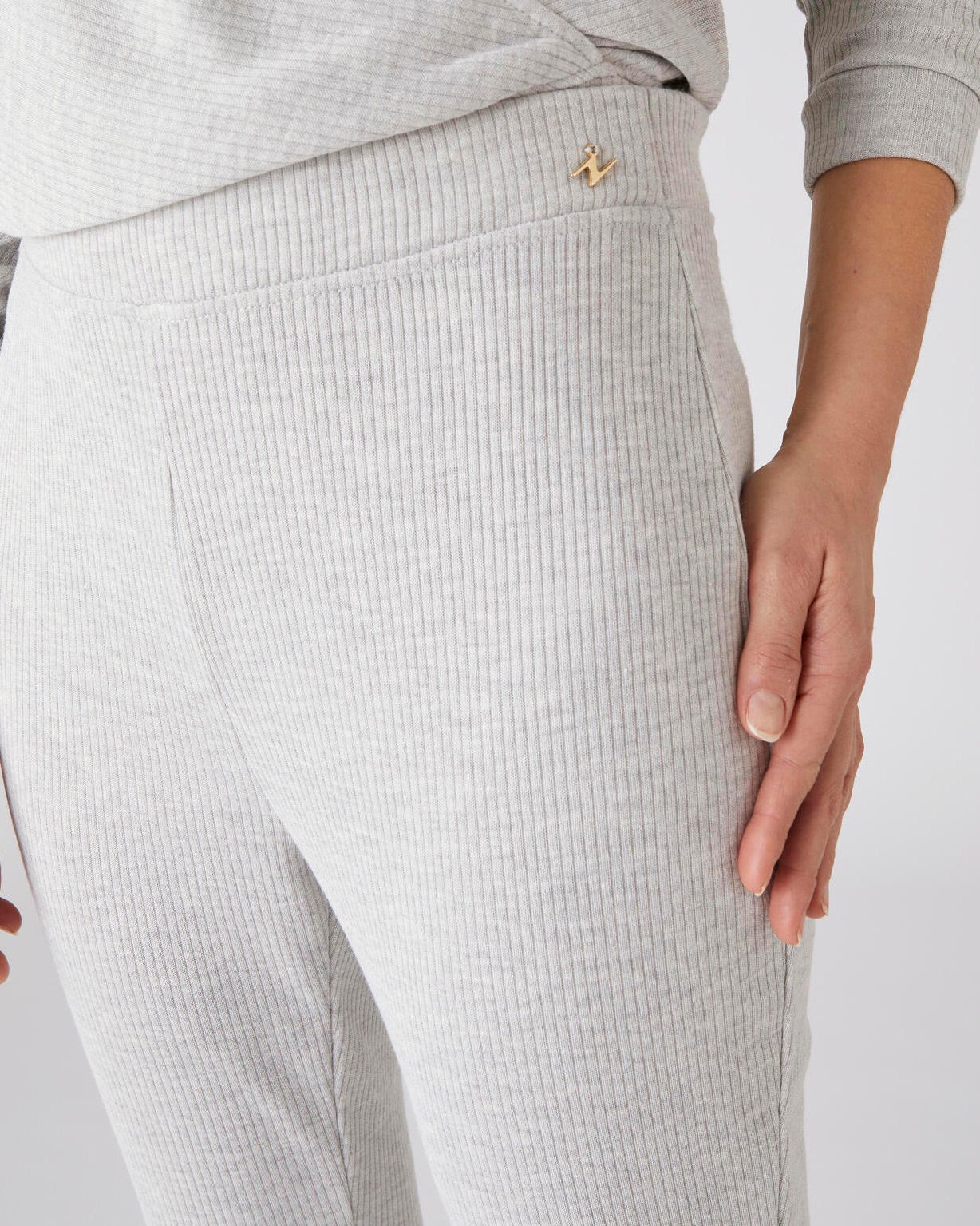 Pantalon évasé capsule Archives