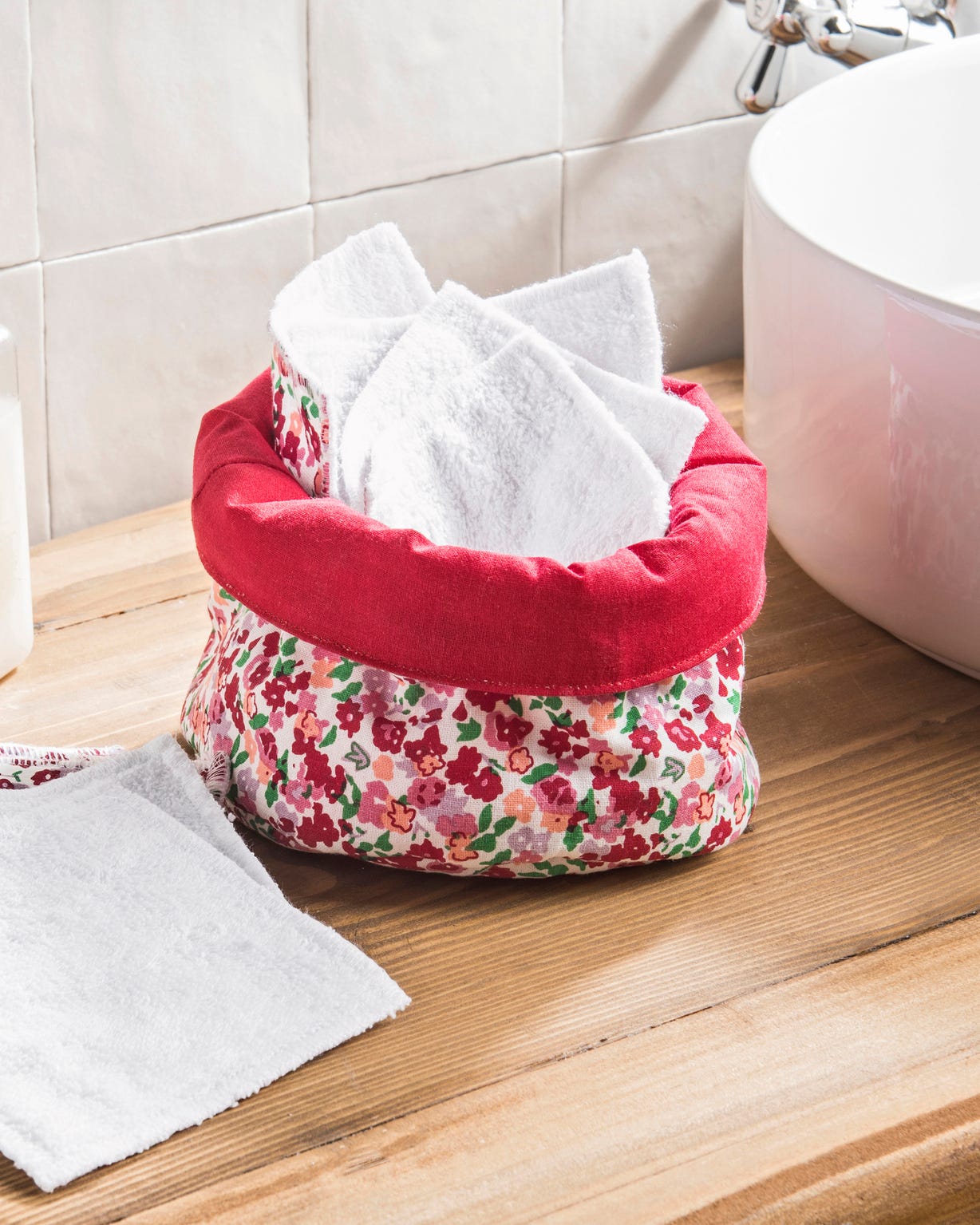 Panier de rangement pour carrés démaquillants