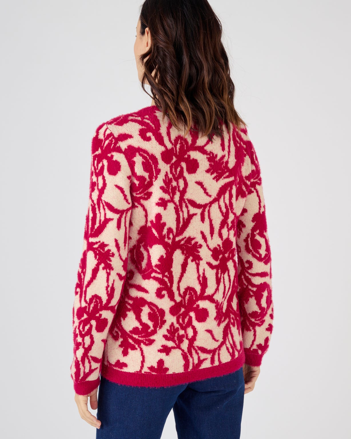 Pull jacquard et fil poilu