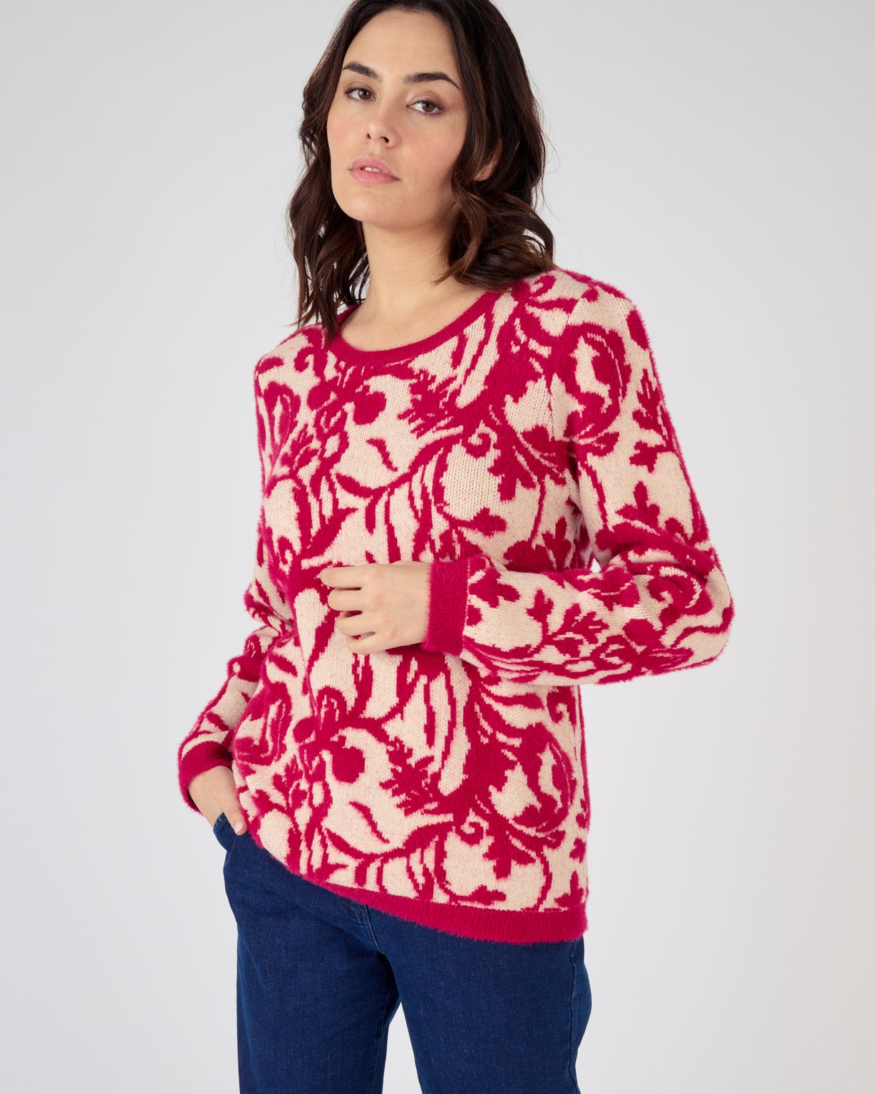 Pull jacquard et fil poilu