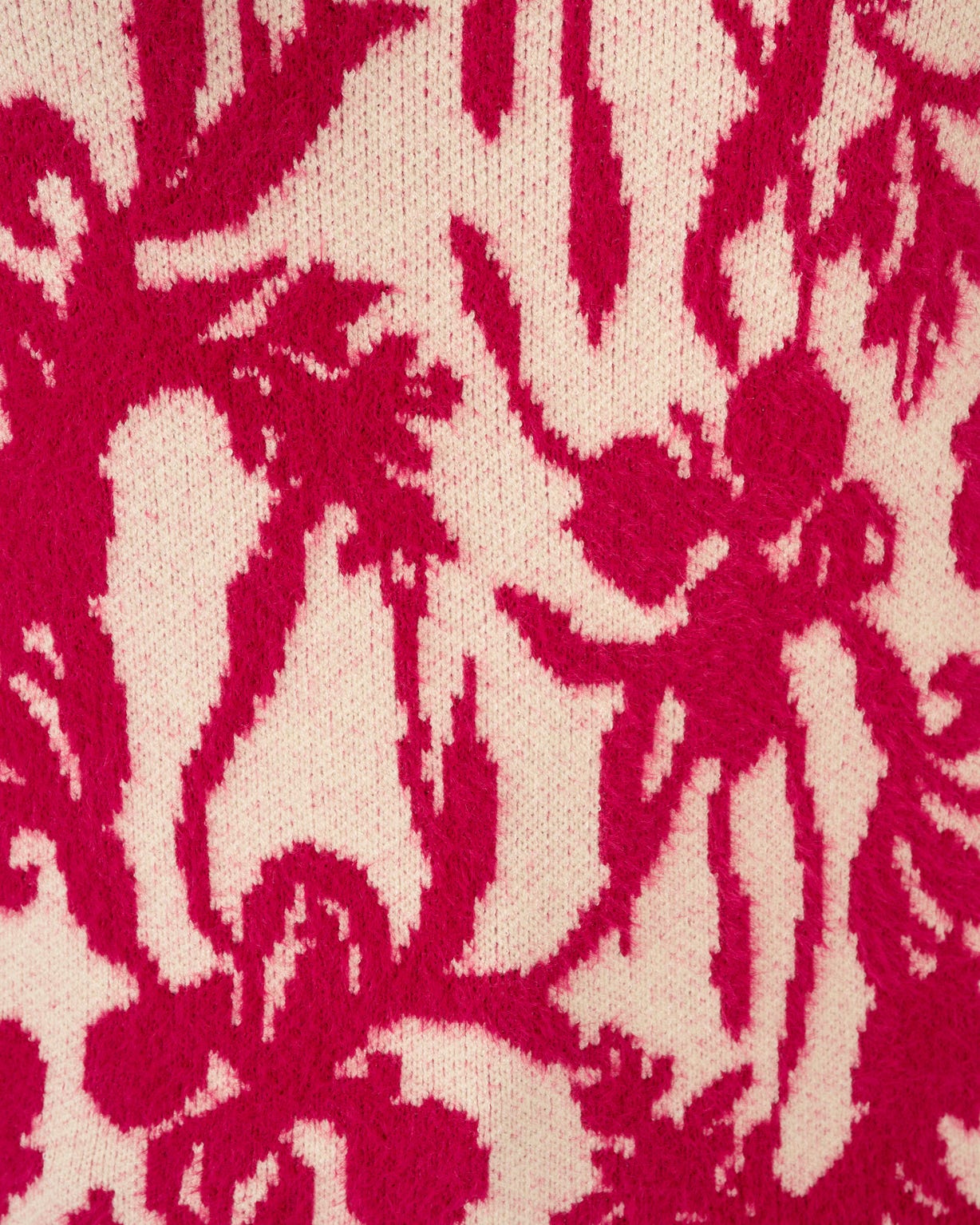 Pull jacquard et fil poilu