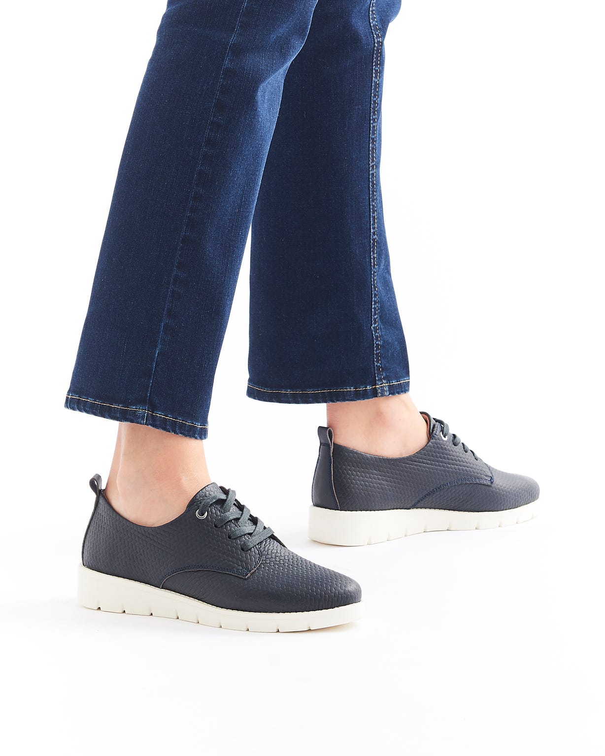Derbies dessus cuir reliéfé Amortyl