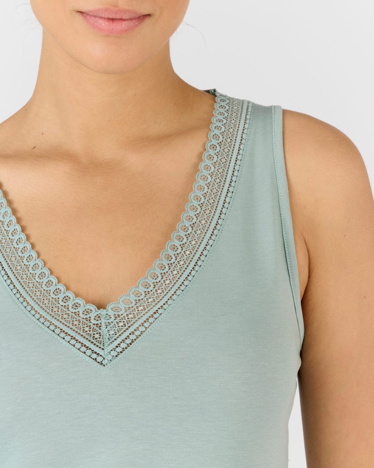 Débardeur Climatyl col V dentelle