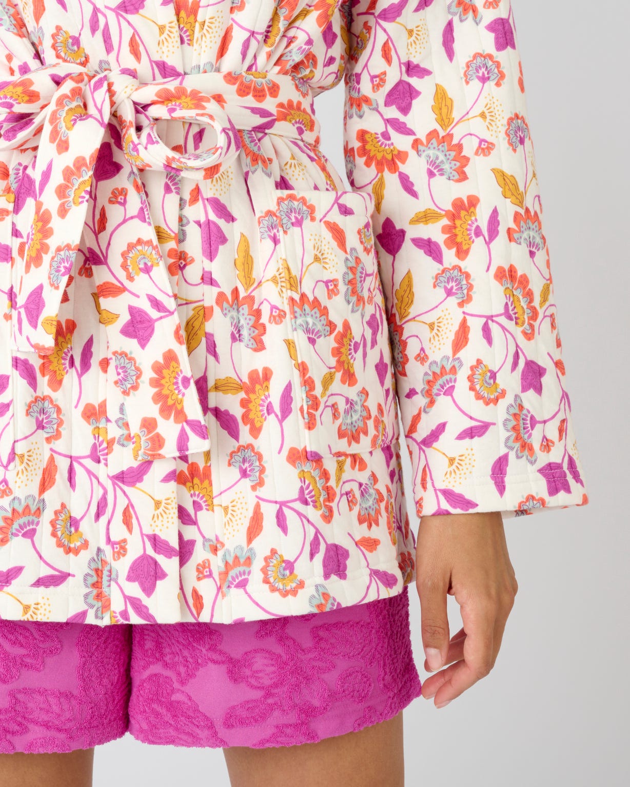 Robe de chambre courte matelassée