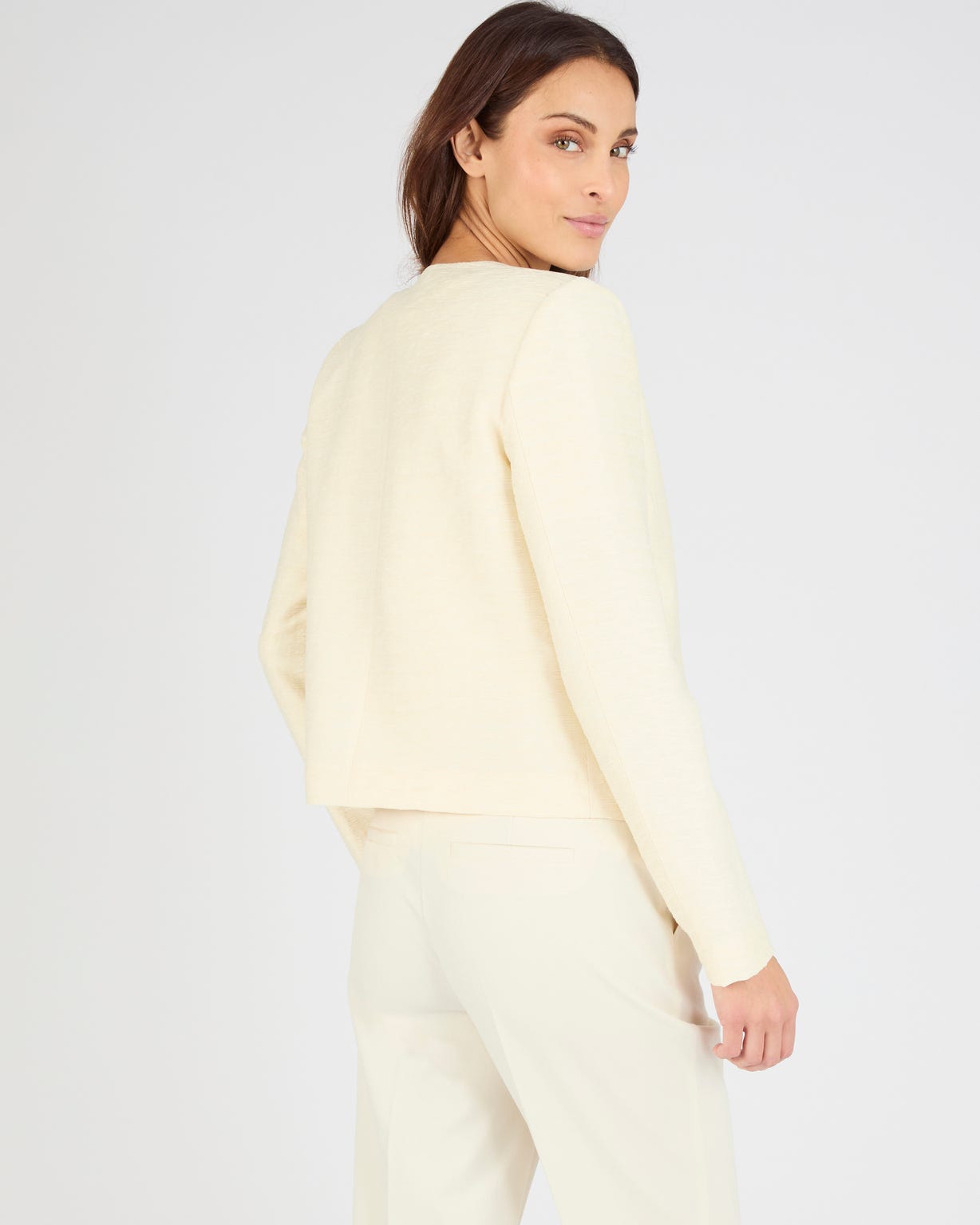 Veste matière reliéfée plissée
