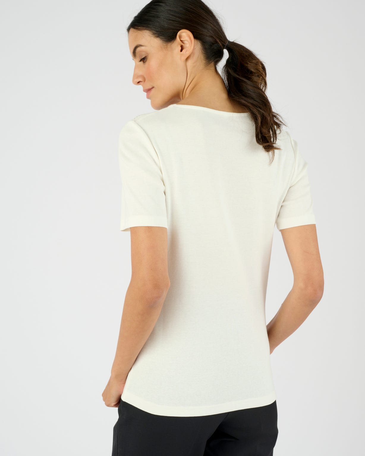 T-shirt détail bijoux