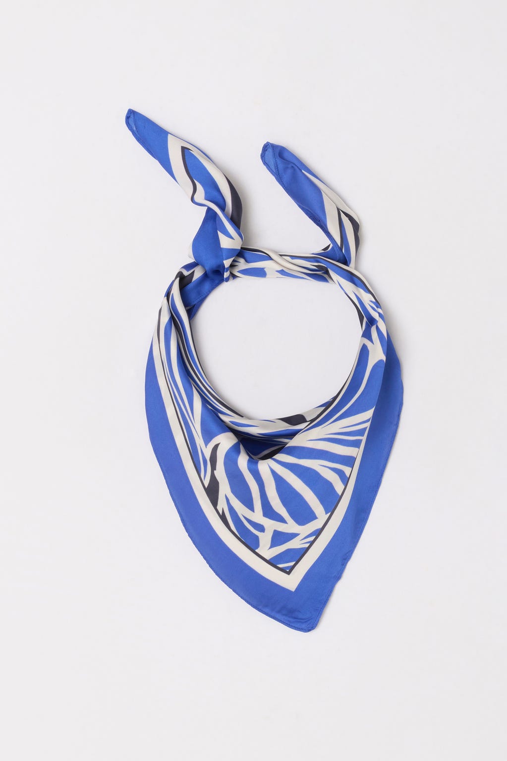 Foulard pure viscose motif feuillage