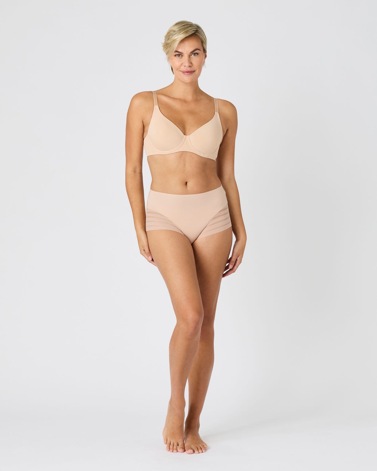 Soutien-gorge bonnets moulés à armatures