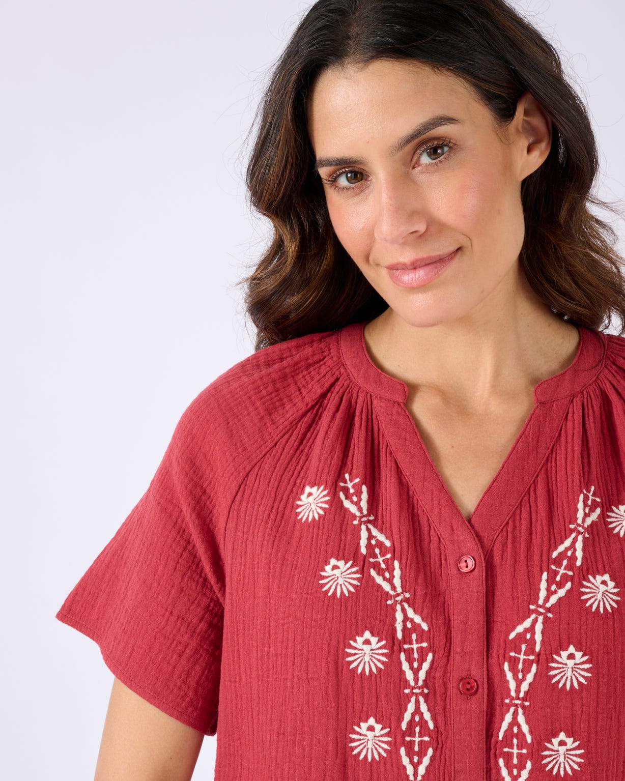 Blouse brodée en gaze de coton biologique