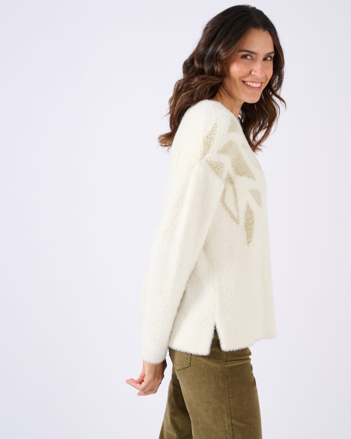 Pull maille poilue à motif végétal brillant