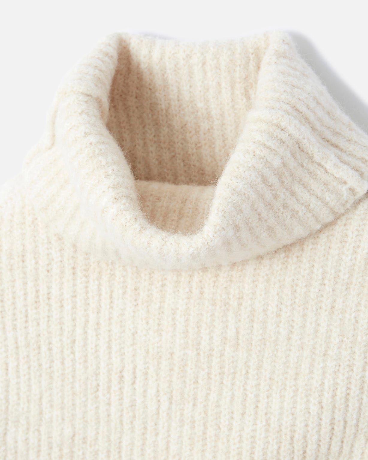 Plastron col montant roulé