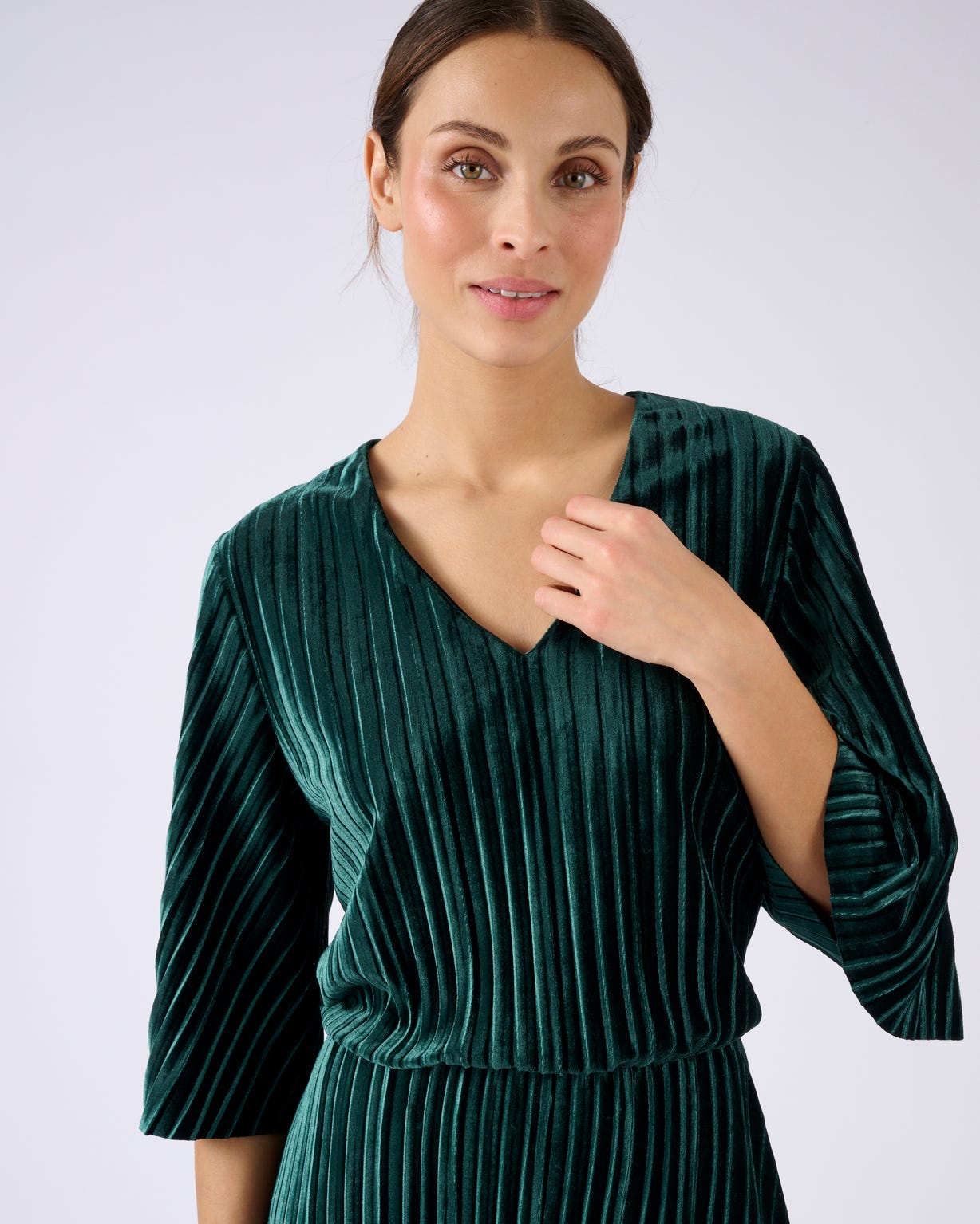 Robe en velours plissé satiné + ceinture