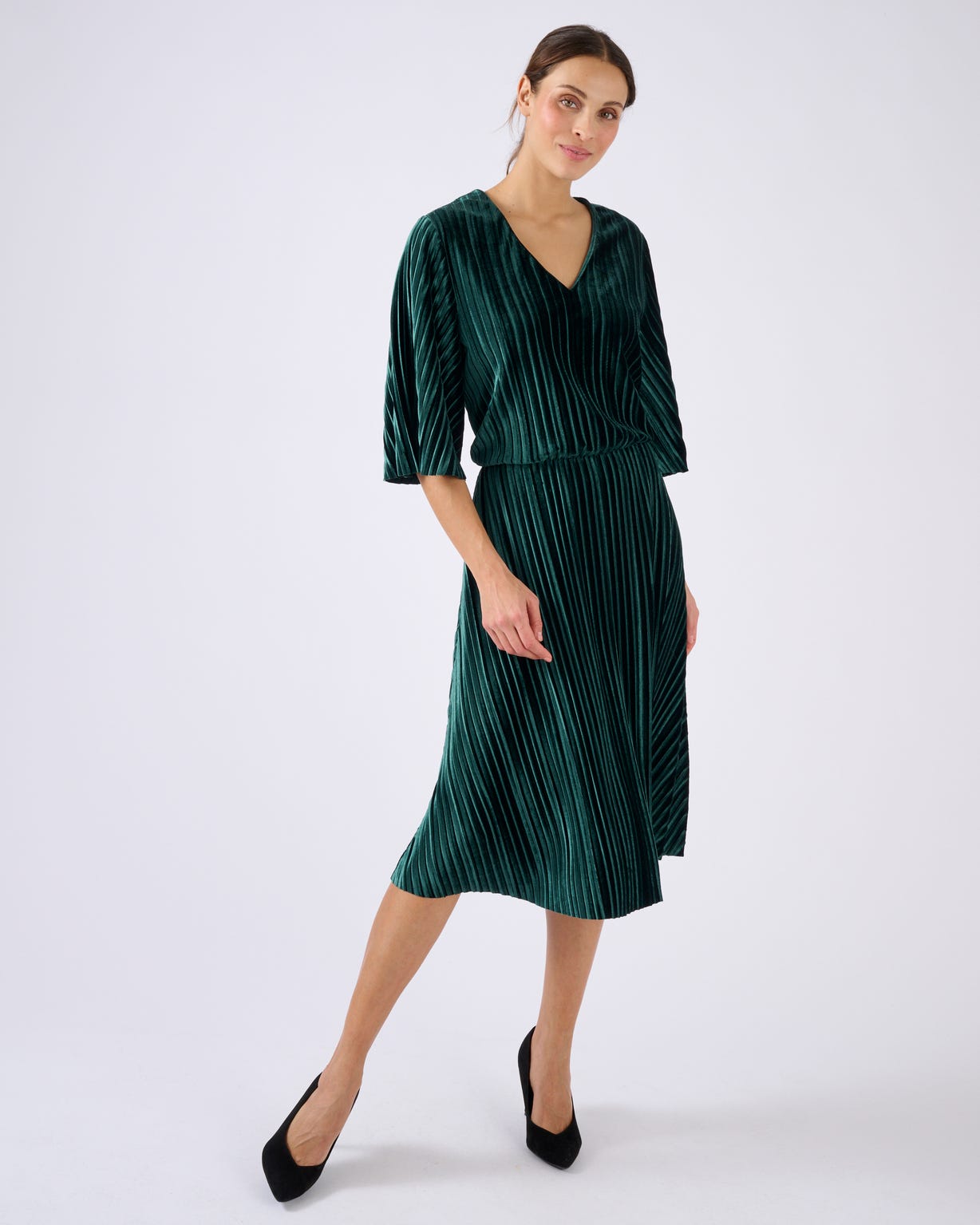 Robe en velours plissé satiné + ceinture