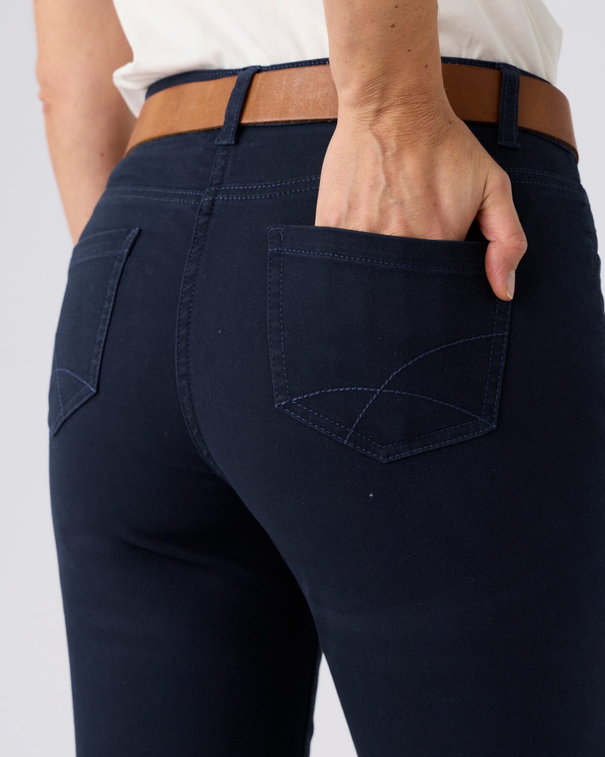 Pantalon 7/8ème fantaisie boutonnée