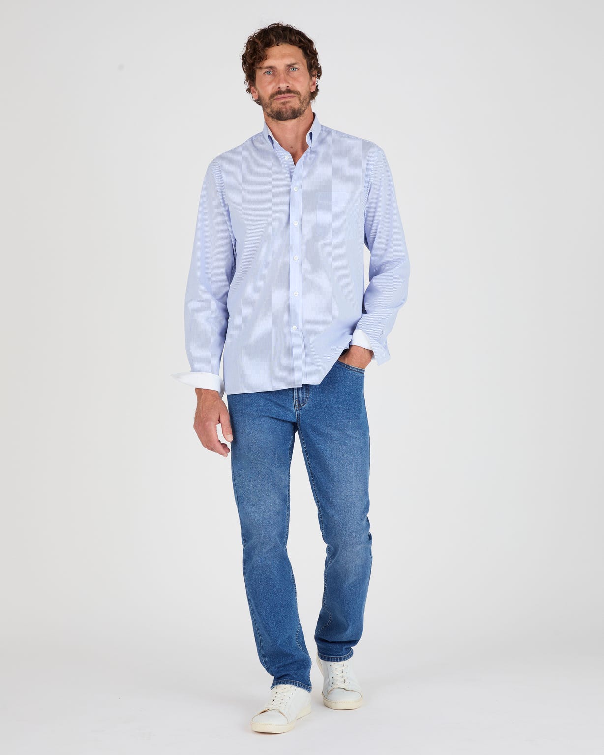 Jean droit 5 poches.