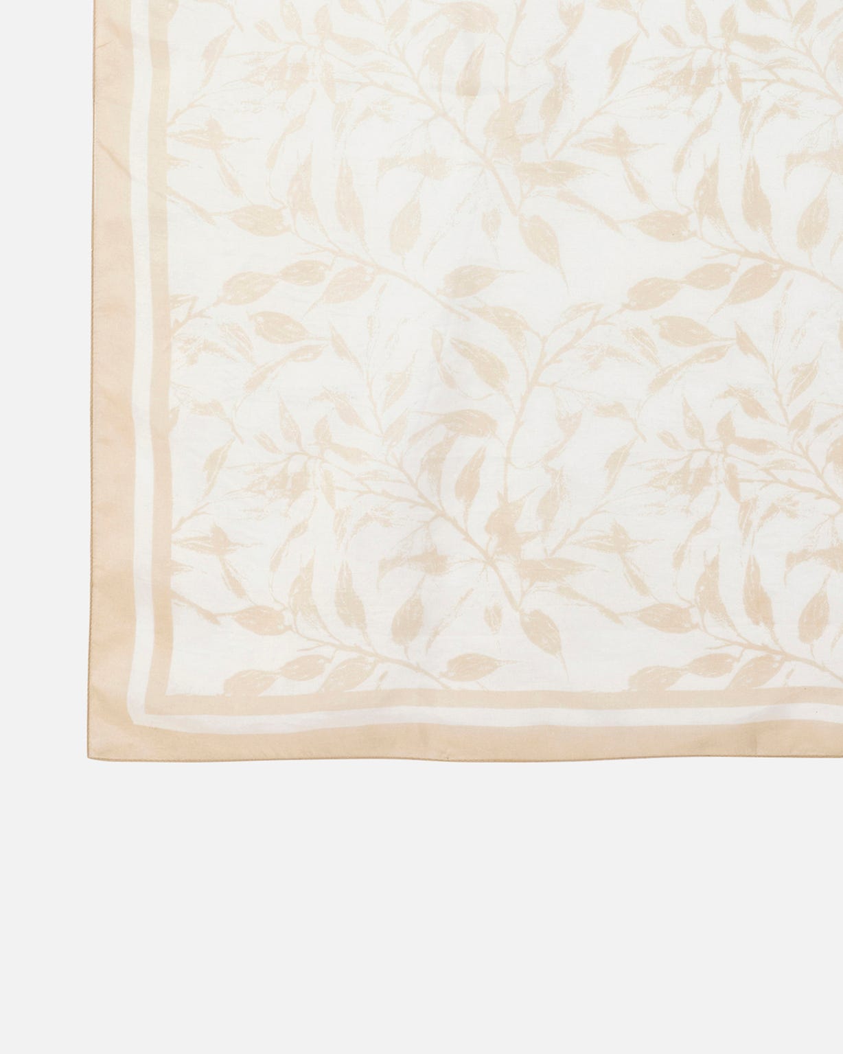 Foulard pure soie imprimé feuillage