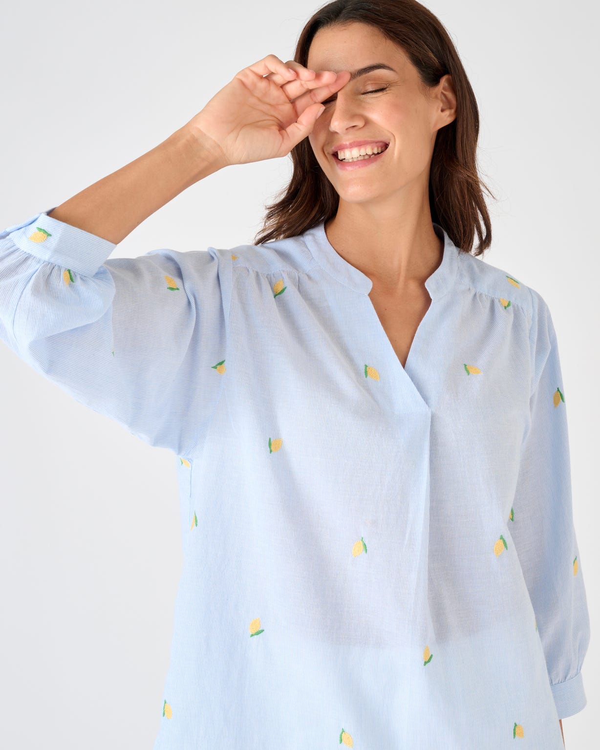 Blouse rayée et brodée citrons