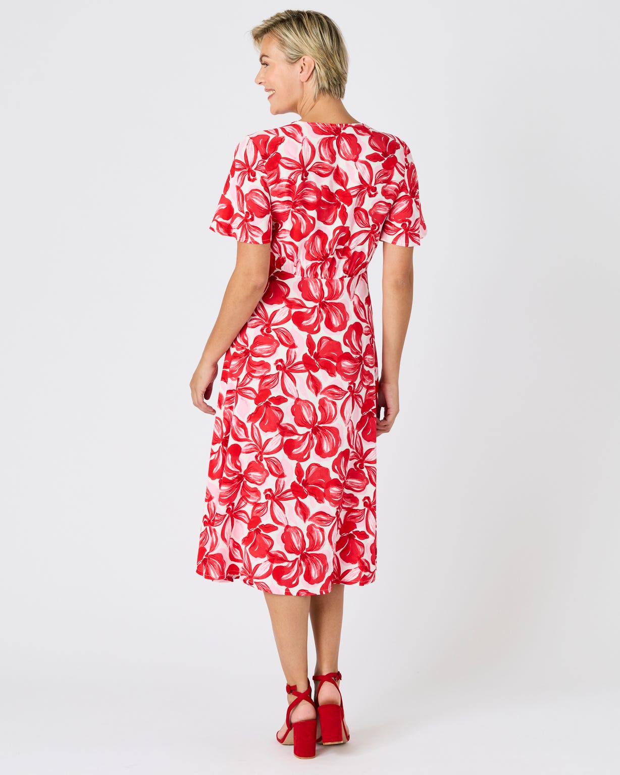 Robe tissu crêpe manches papillon