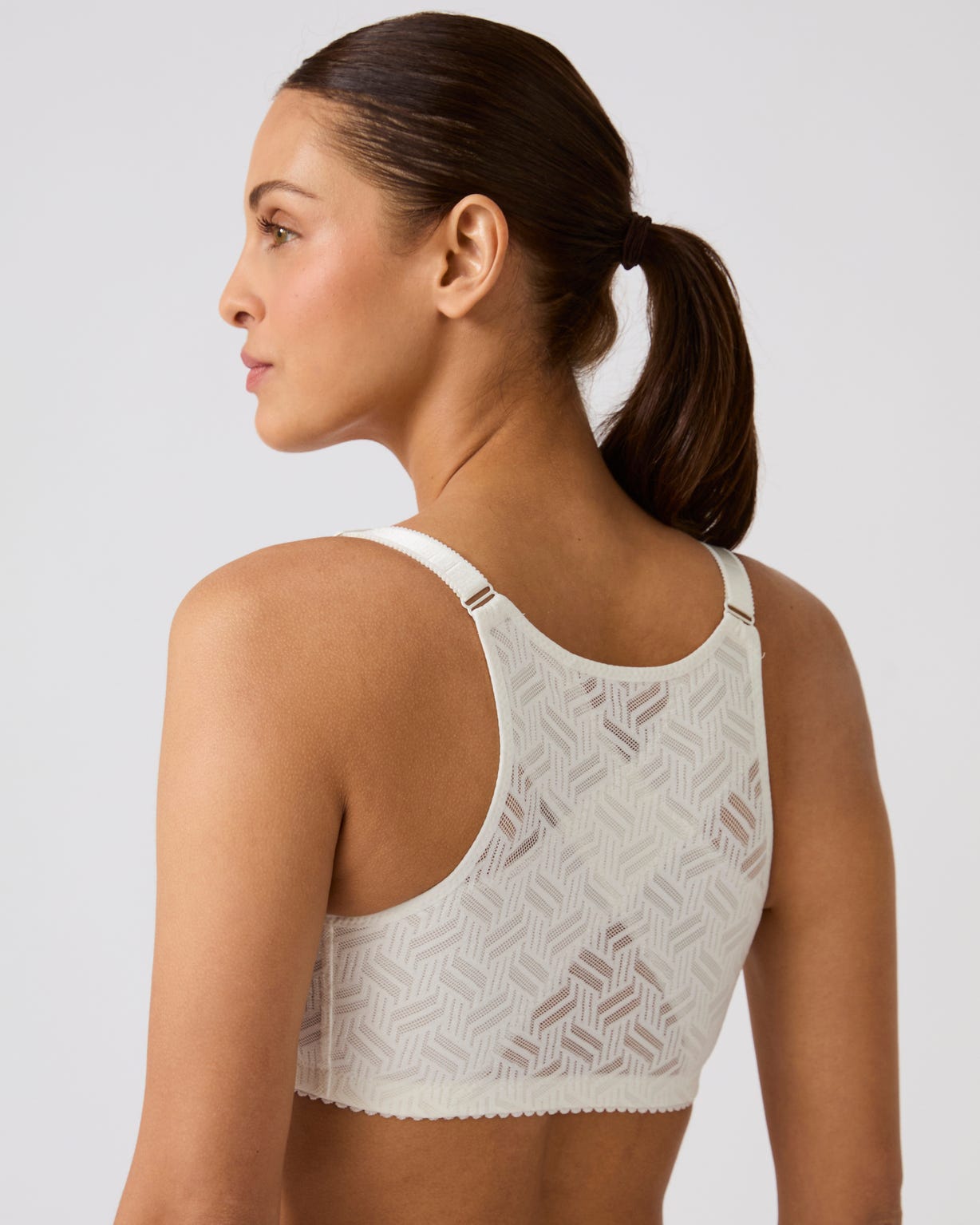 Soutien-gorge léger renfort dos sans armatures ouvert devant