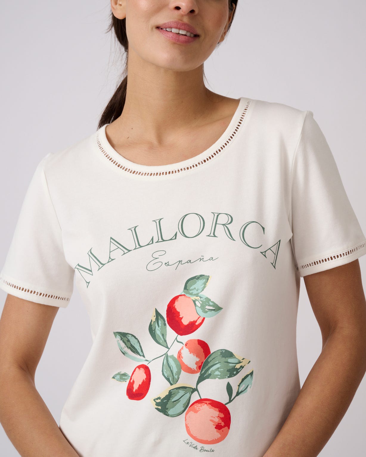 T-shirt motif placé