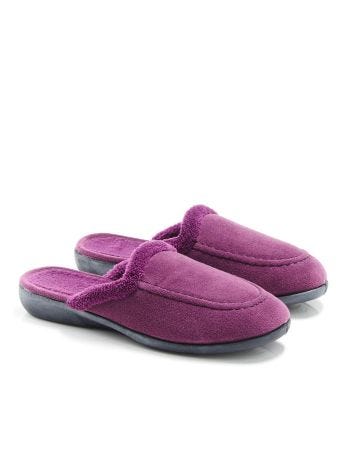 Mules en velours.