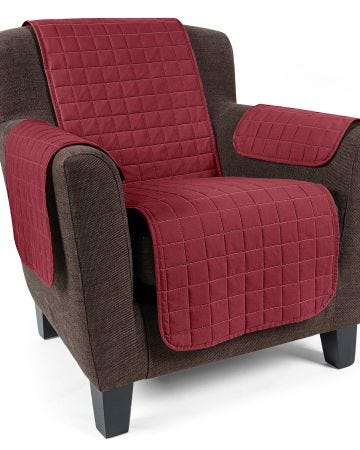 Protège-fauteuil et canapé + 2 accoudoirs matelassés.
