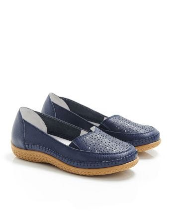 Mocassins compensés avec jeu de perforations