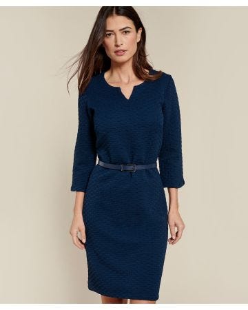 Robe en maille ceinturée