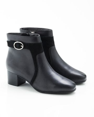 Boots à boucle et découpes fantaisie
