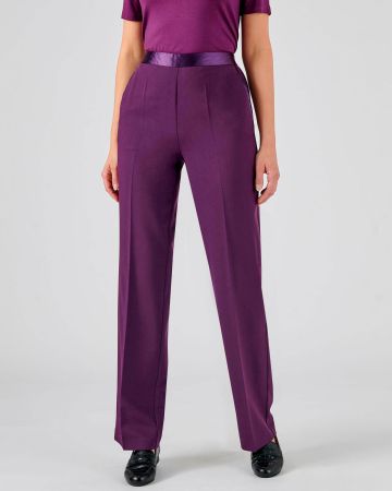 Pantalon ample ceinture satinée.