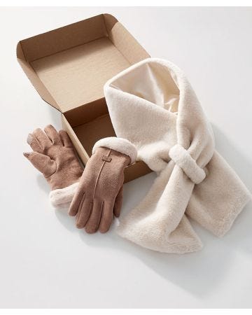 L'ensemble gants et écharpe
