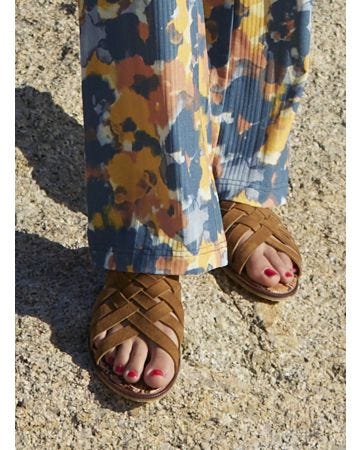 Sandales à brides croisées