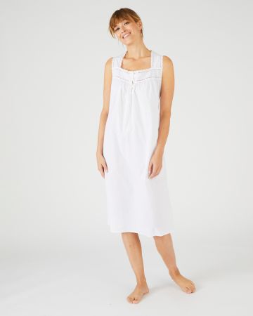 Chemise de nuit plumetis et broderie