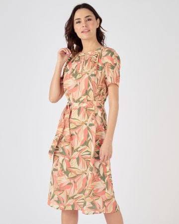 Robe avec smocks au col