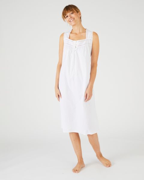 Chemise de nuit plumetis et broderie